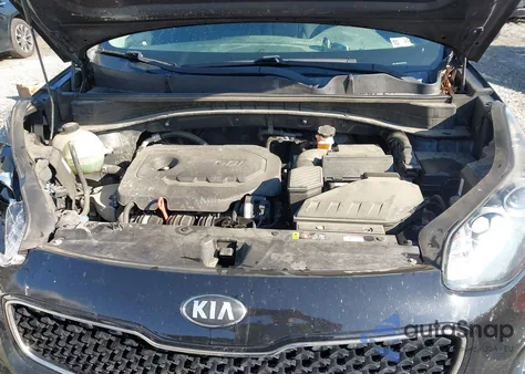 2018 Kia Sportage Lx z USA, uszkodzony, nr VIN KNDPMCAC9J7447013